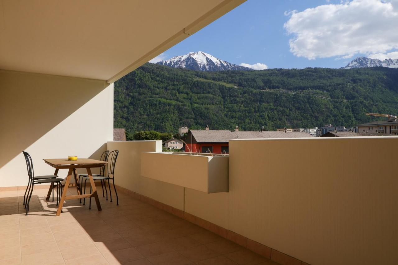 Modern Apartment Close To Martigny Train Station Zewnętrze zdjęcie
