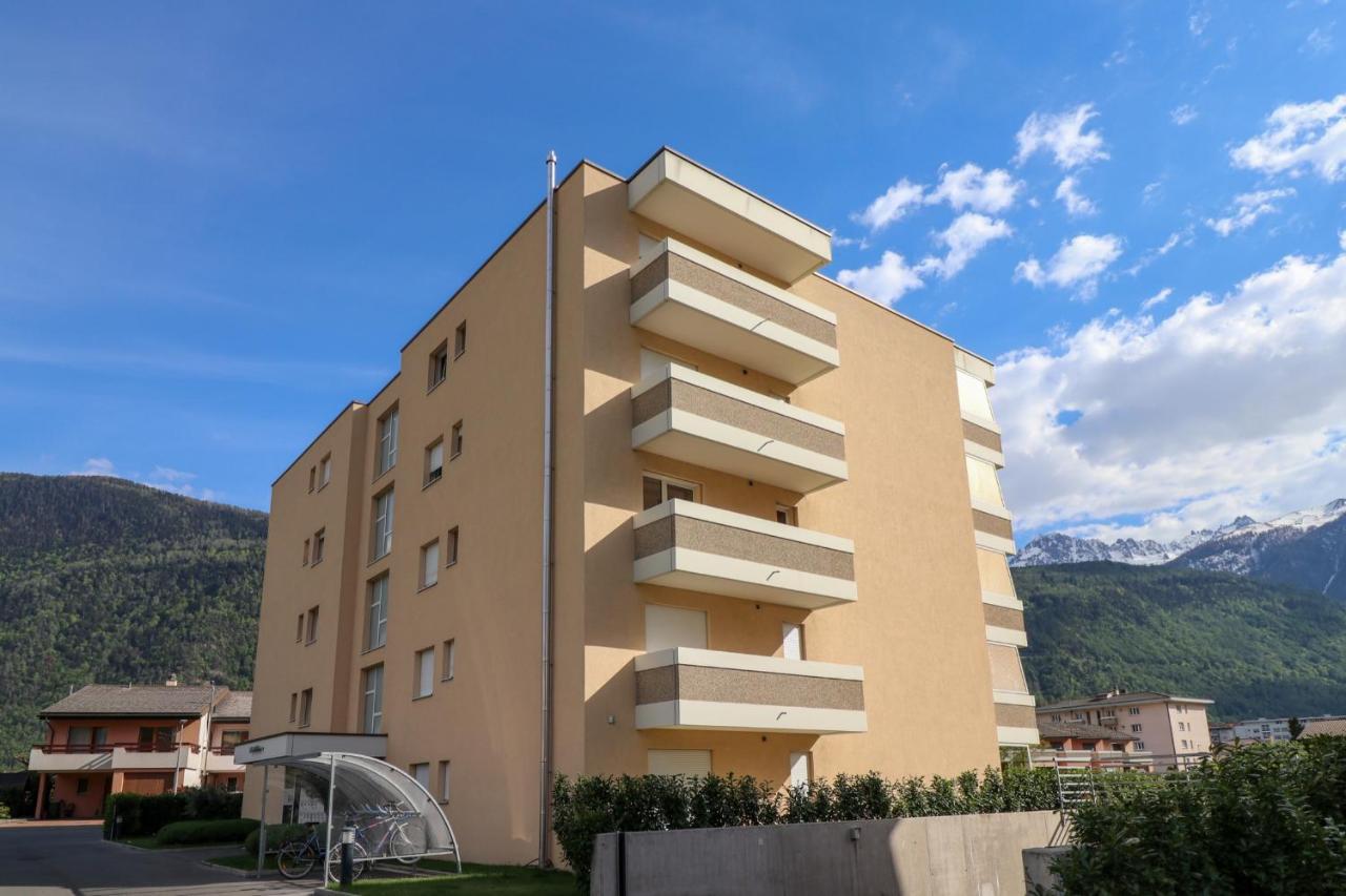 Modern Apartment Close To Martigny Train Station Zewnętrze zdjęcie